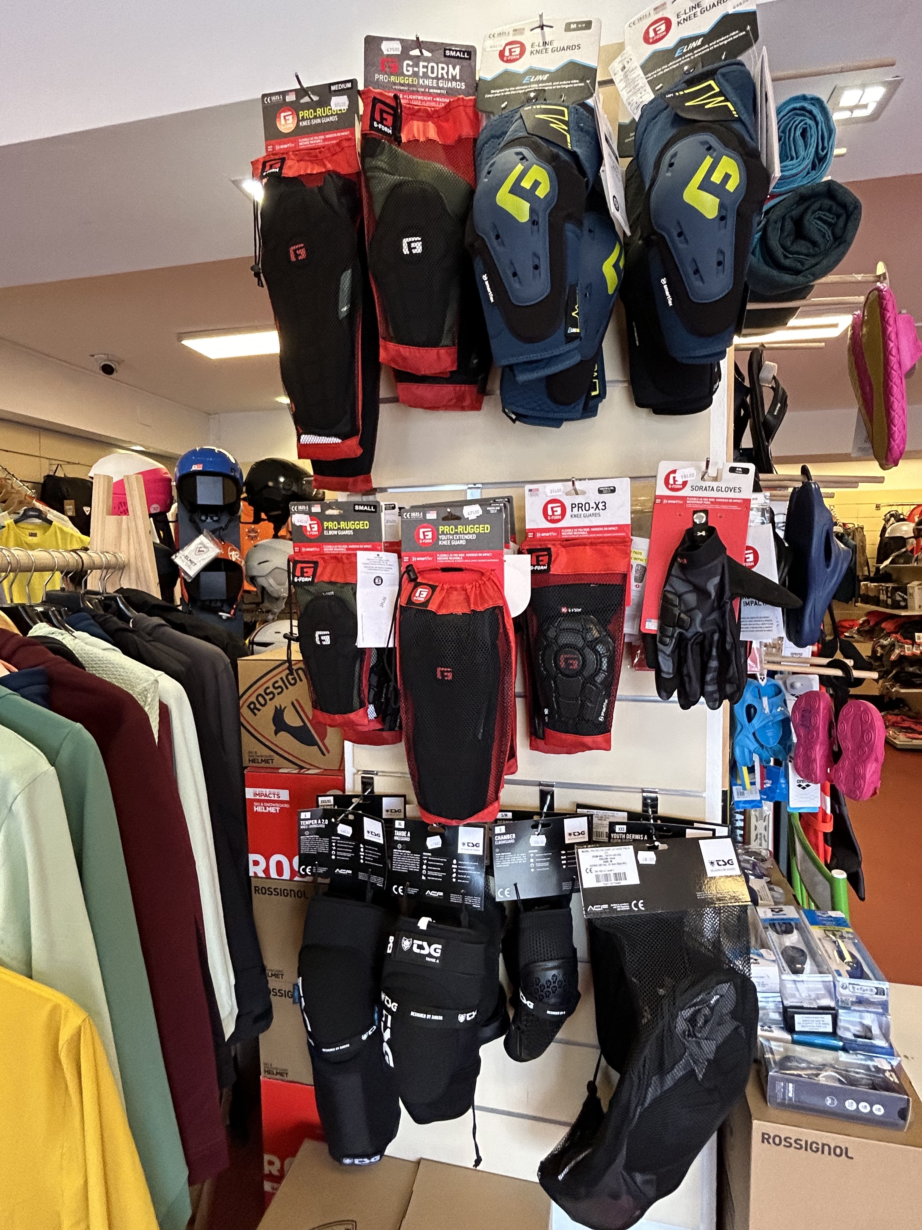 Echipament și îmbrăcăminte în Shop Club Rossignol